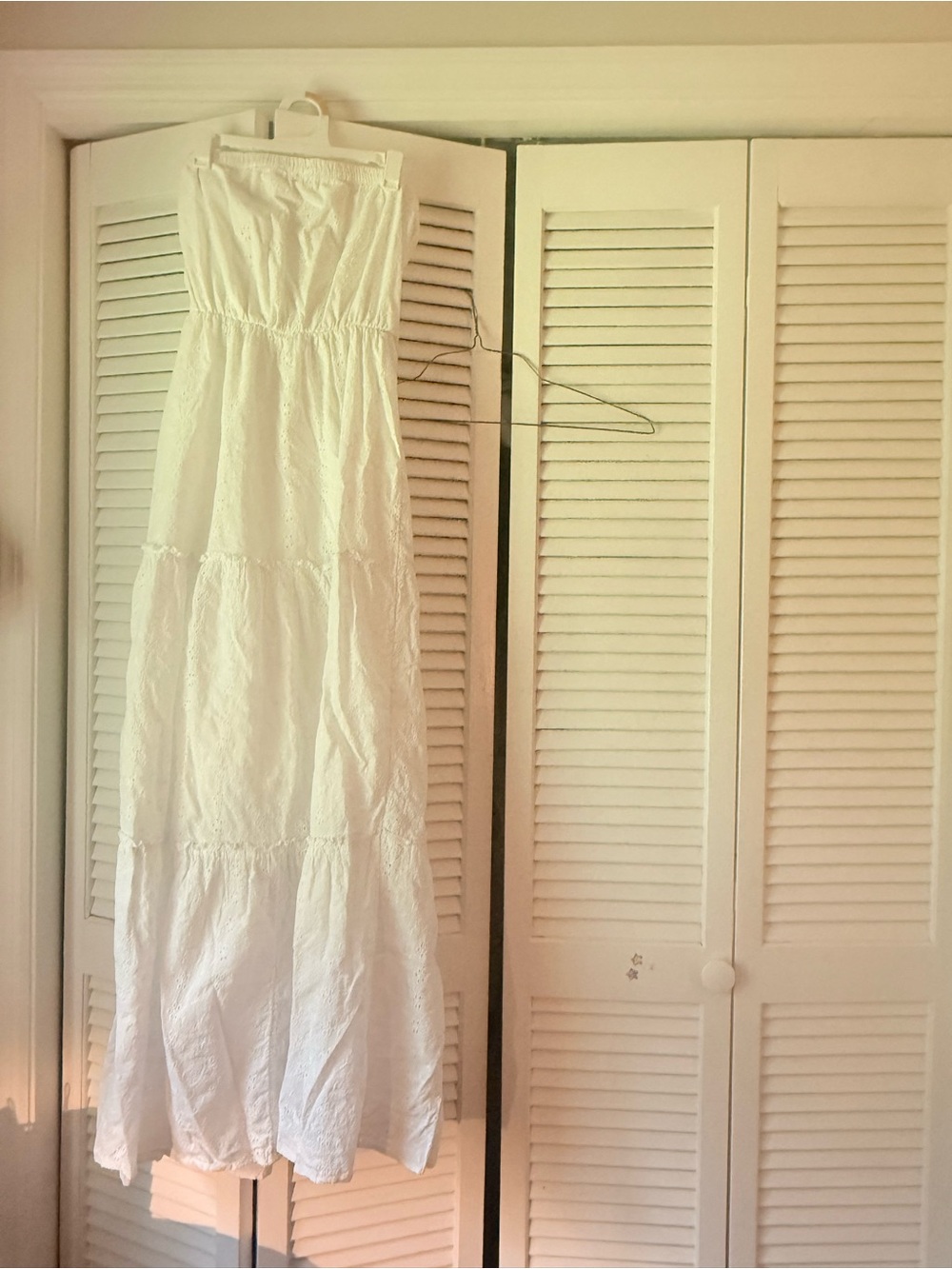 Old Navy White Strapless Eyelet Maxi Dress - Picture 2 of 4